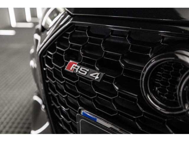 AUDI A4 RS 4 2.9 TFSI 331kW quattro tiptro Avant