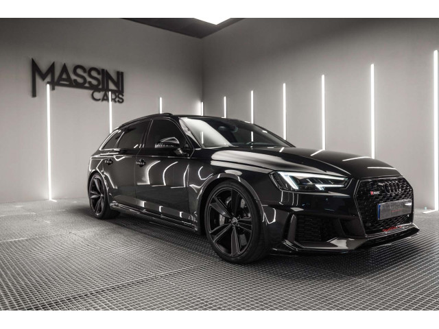 AUDI A4 RS 4 2.9 TFSI 331kW quattro tiptro Avant