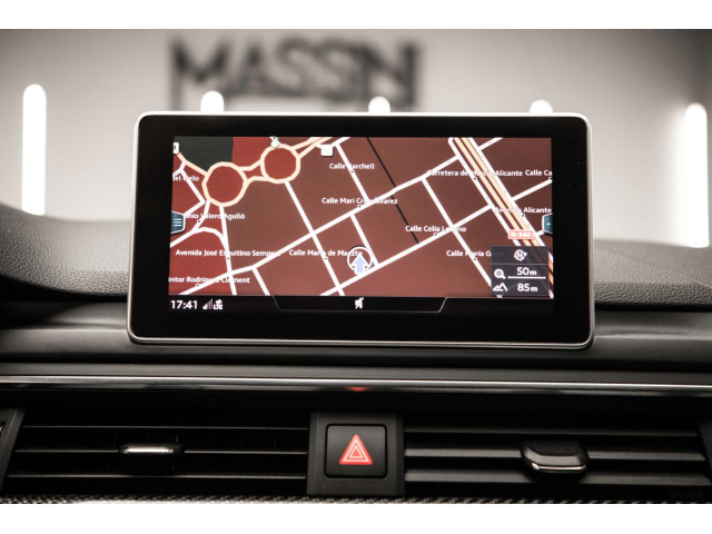 AUDI A4 RS 4 2.9 TFSI 331kW quattro tiptro Avant