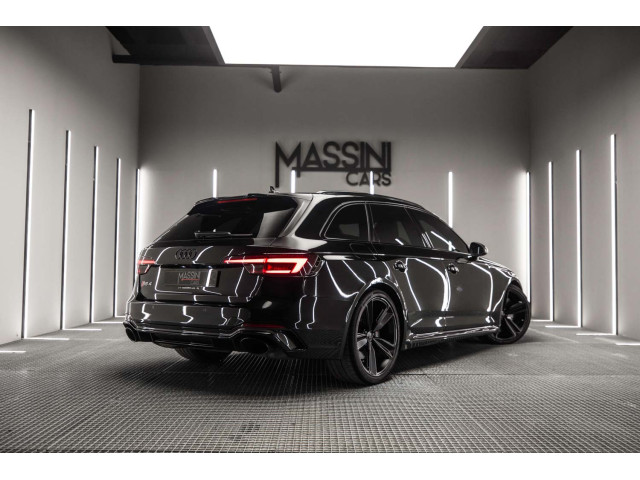 AUDI A4 RS 4 2.9 TFSI 331kW quattro tiptro Avant