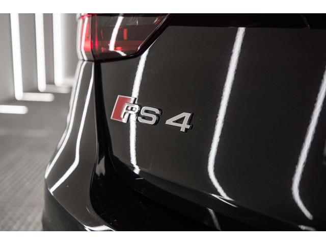 AUDI A4 RS 4 2.9 TFSI 331kW quattro tiptro Avant