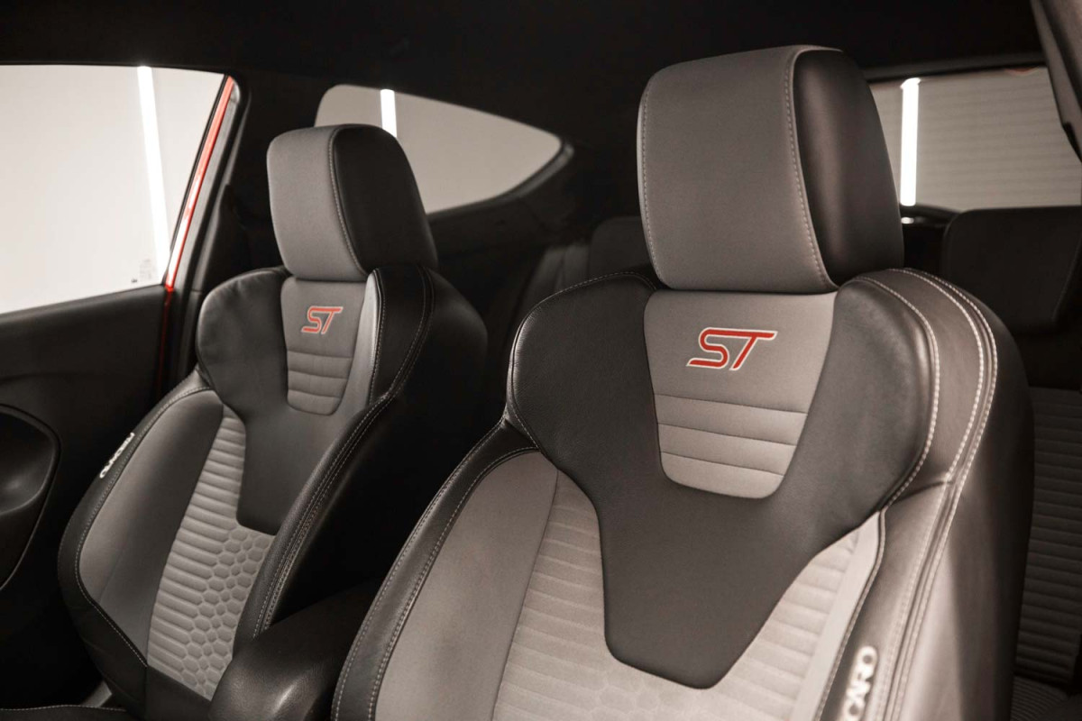 FORD Fiesta 1.6 EcoBoost... 2