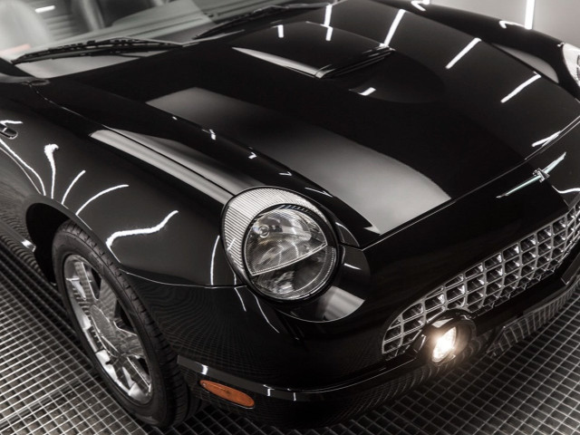 FORD THUNDERBIRD V8