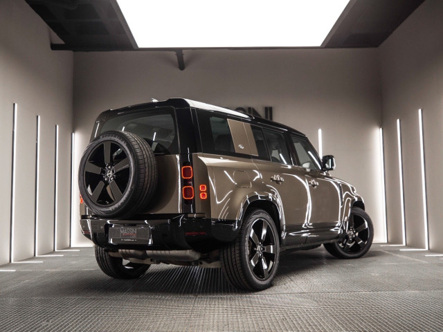 LAND ROVER Defender 3.0 D200 HSE 110 Auto 4WD MHEV