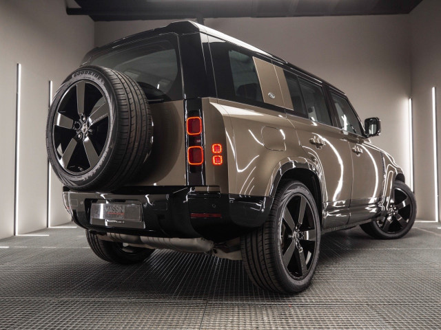 LAND ROVER Defender 3.0 D200 HSE 110 Auto 4WD MHEV