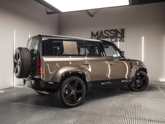 LAND ROVER Defender 3.0 D200 HSE 110 Auto 4WD MHEV