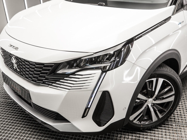 PEUGEOT 3008 Hybrid 225 eEAT8 Allure Pack