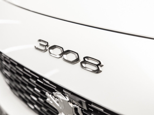 PEUGEOT 3008 Hybrid 225 eEAT8 Allure Pack