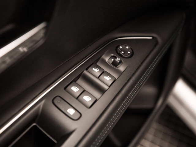 PEUGEOT 3008 Hybrid 225 eEAT8 Allure Pack