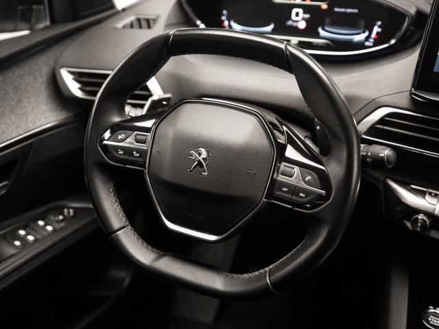 PEUGEOT 3008 Hybrid 225 eEAT8 Allure Pack