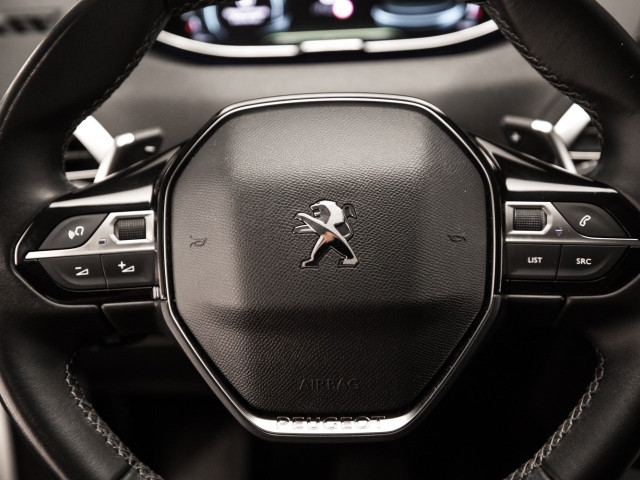 PEUGEOT 3008 Hybrid 225 eEAT8 Allure Pack