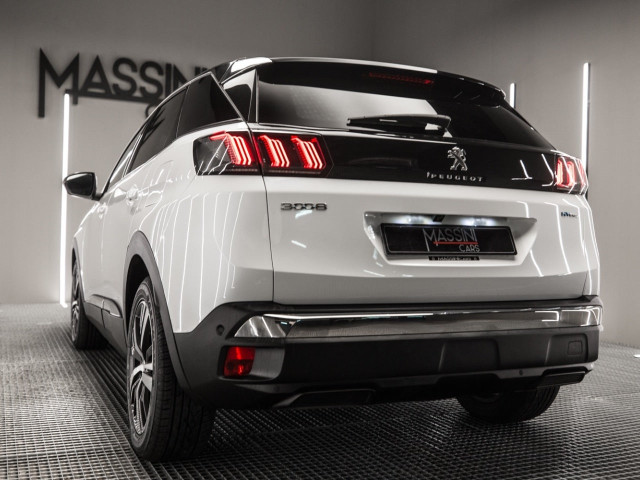 PEUGEOT 3008 Hybrid 225 eEAT8 Allure Pack