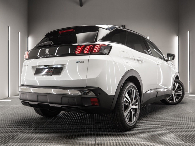 PEUGEOT 3008 Hybrid 225 eEAT8 Allure Pack
