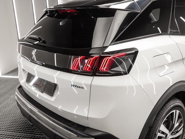 PEUGEOT 3008 Hybrid 225 eEAT8 Allure Pack