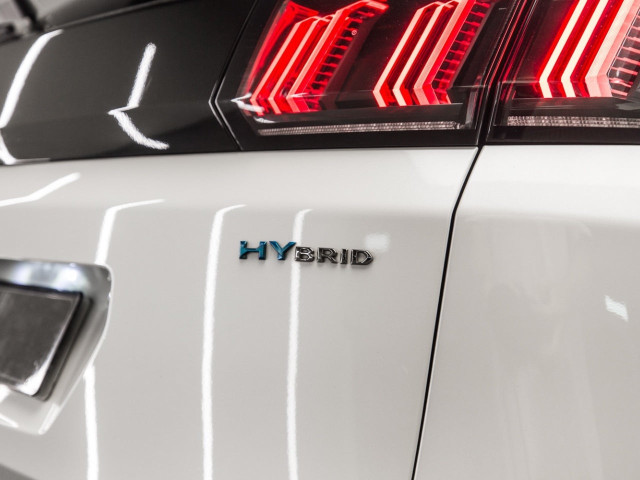 PEUGEOT 3008 Hybrid 225 eEAT8 Allure Pack
