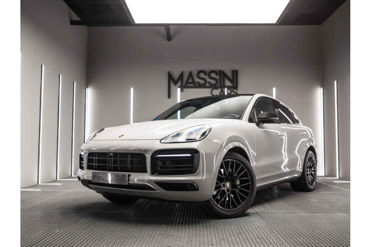PORSCHE Cayenne Coupe...