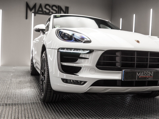 PORSCHE Macan GTS