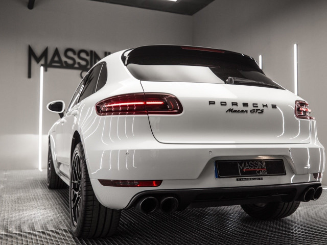 PORSCHE Macan GTS