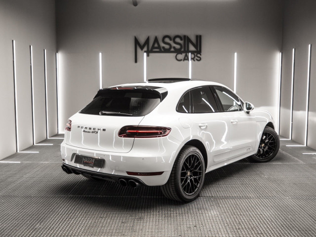 PORSCHE Macan GTS