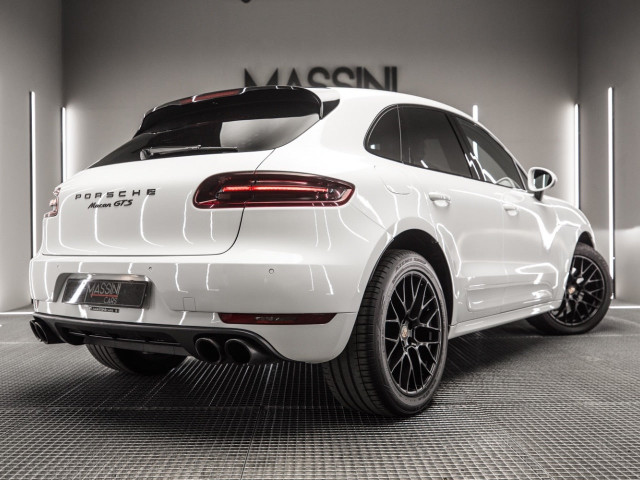 PORSCHE Macan GTS