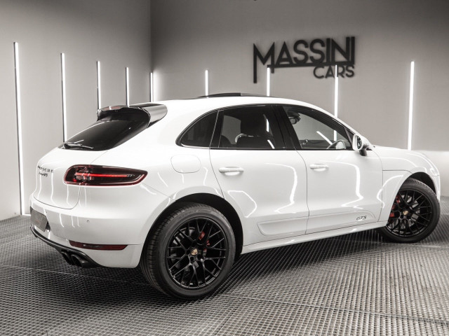 PORSCHE Macan GTS