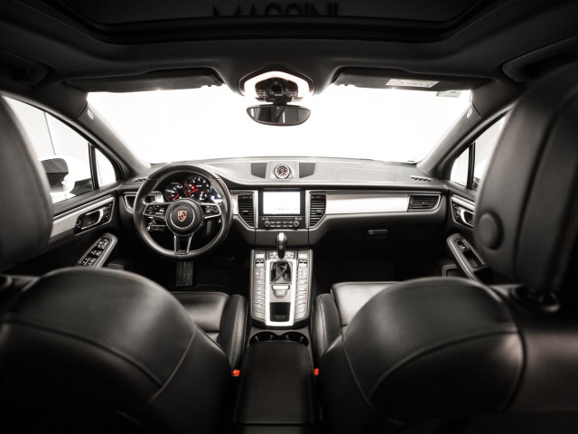 PORSCHE Macan GTS