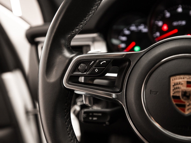 PORSCHE Macan GTS