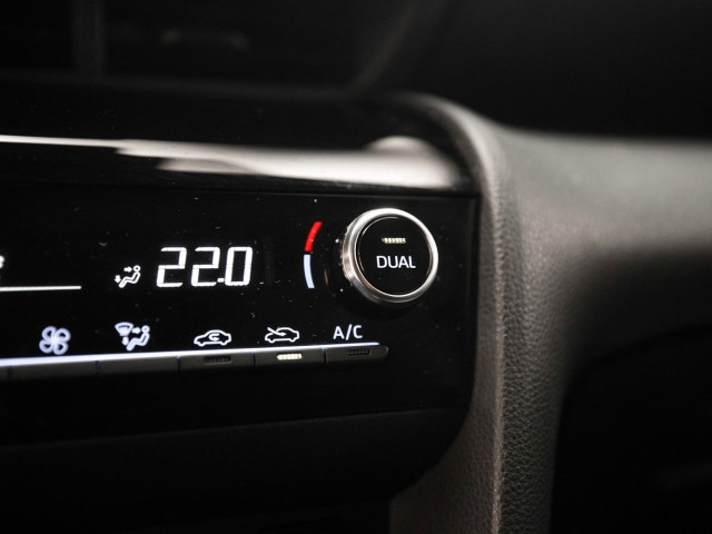 TOYOTA Yaris Cross 1.5 120H Premiere Edition