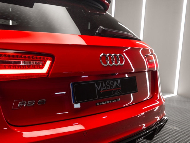 AUDI A6 RS 6 4.0 TFSI quattro tiptronic Avant