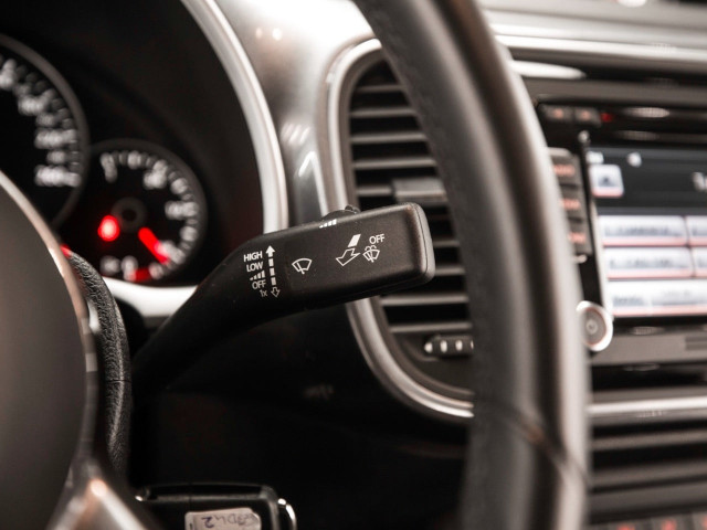 VOLKSWAGEN Beetle 1.6 TDI 105cv Design