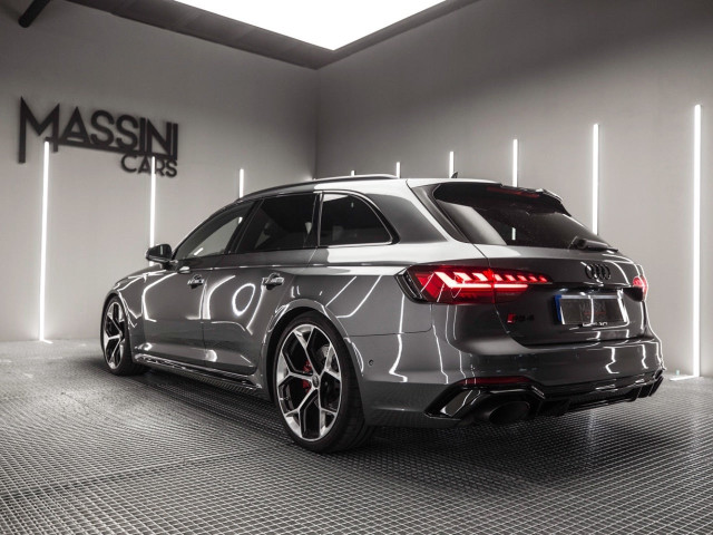 AUDI A4 RS4 Avant Competit Plus TFS 331 kW tiptr
