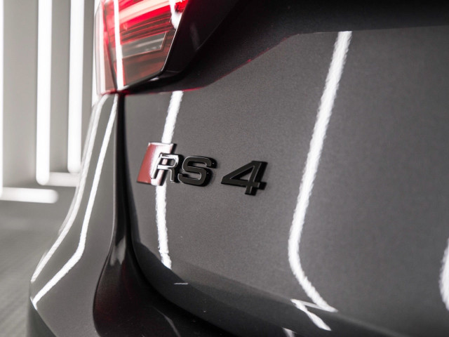AUDI A4 RS4 Avant Competit Plus TFS 331 kW tiptr