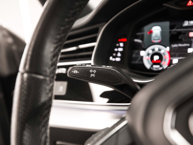 AUDI Q8 45 TDI 170kW Black Line Plus quattro tip