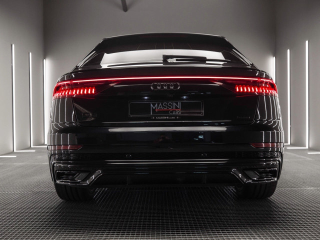 AUDI Q8 45 TDI 170kW Black Line Plus quattro tip