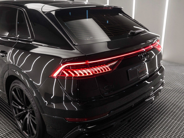 AUDI Q8 45 TDI 170kW Black Line Plus quattro tip