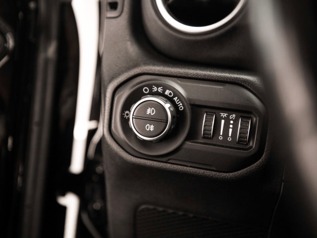 JEEP Wrangler 2.0T GME Sahara 8ATX E6D