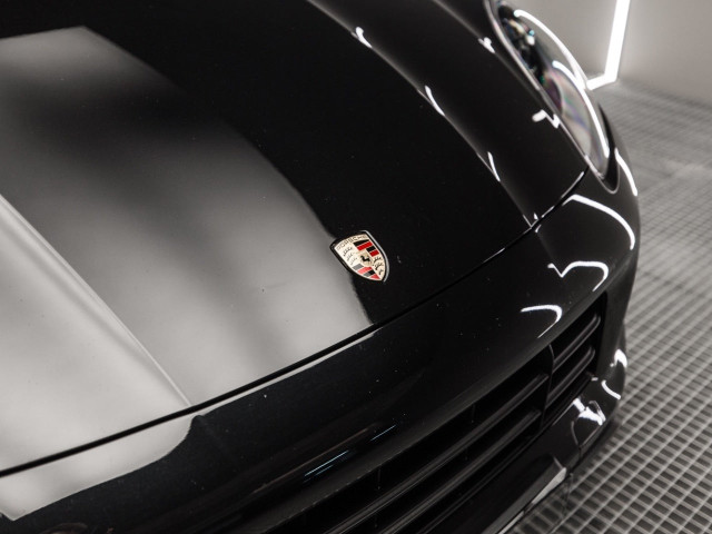 PORSCHE Cayenne Coupe Platinum Edition