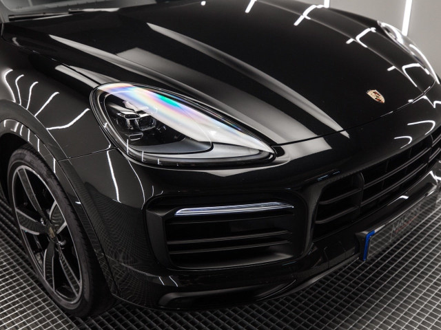 PORSCHE Cayenne Coupe Platinum Edition