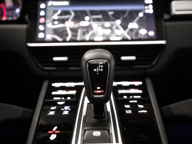 PORSCHE Cayenne Coupe Platinum Edition