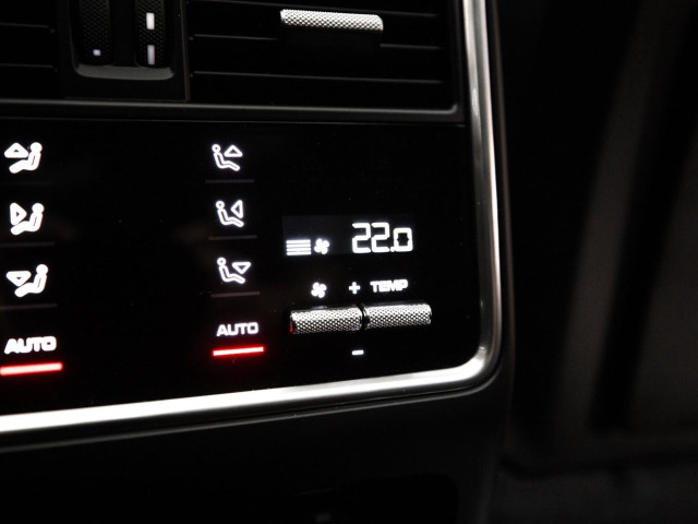 PORSCHE Cayenne Coupe Platinum Edition