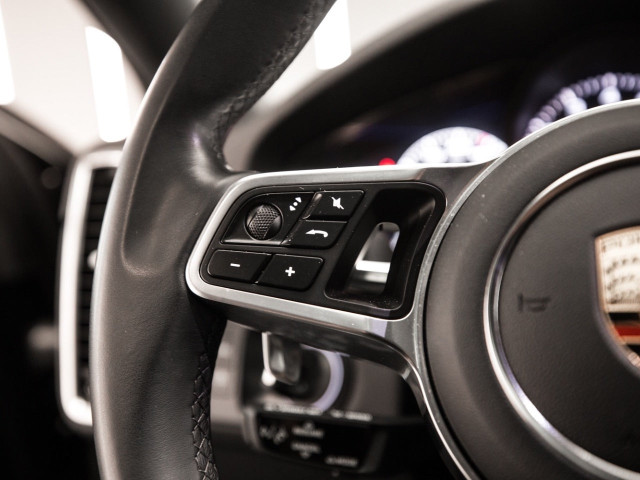 PORSCHE Cayenne Coupe Platinum Edition