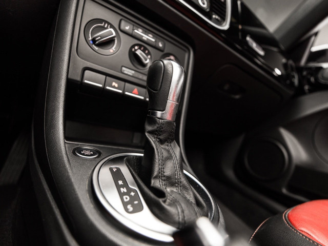 VOLKSWAGEN Beetle Cabrio 1.4 TSI 160cv DSG Design