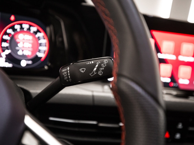 VOLKSWAGEN Golf GTI Clubsport 2.0 TSI 221kW 300CV DSG