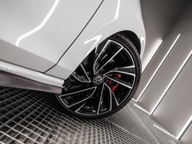 VOLKSWAGEN Golf GTI 2.0 TSI 180kW 245CV DSG