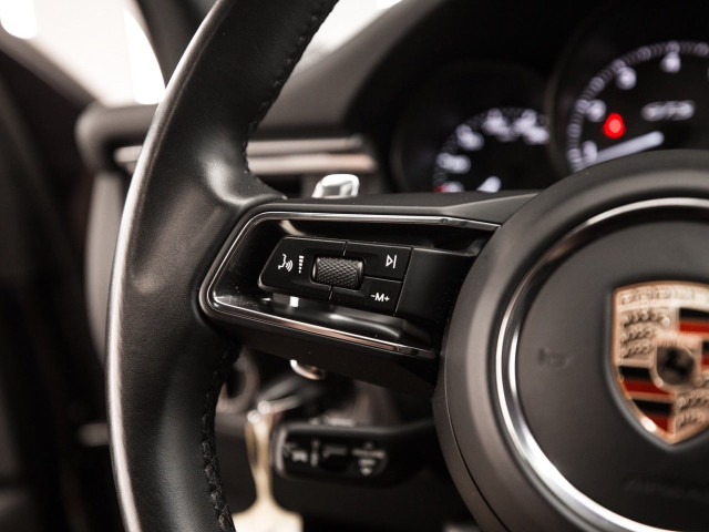 PORSCHE Macan GTS
