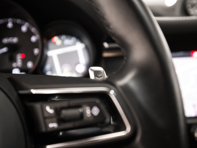PORSCHE Macan GTS