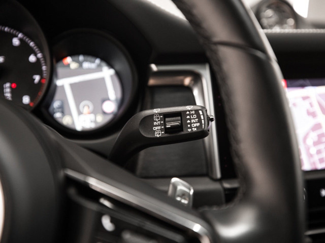 PORSCHE Macan GTS