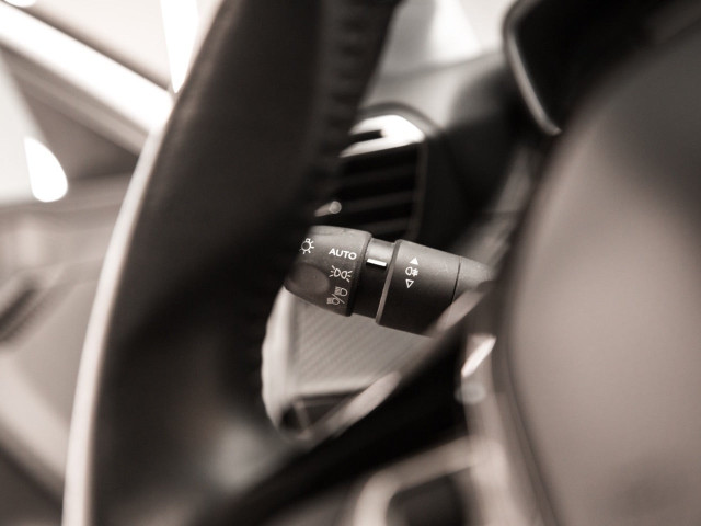 PEUGEOT 208 BlueHDi 73kW 100CV Active