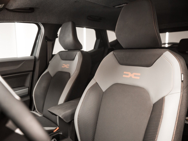 DACIA Duster Extreme TCE 96kW 48v 130CV 4X2