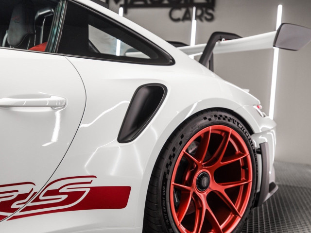 PORSCHE 911 GT3 RS